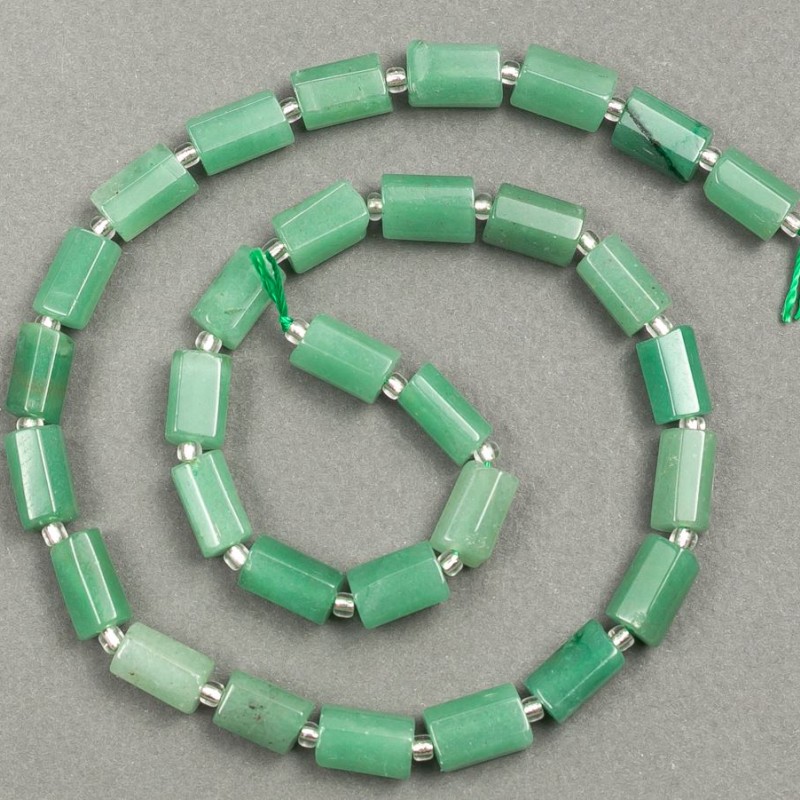 Korálky na niti z přírodního nefritu, broušené, rozměr 11×7 mm, délka 39 cm ± (s rokajly 3×2 mm)