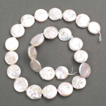 Barokní perly s odstínem „benzín“ o průměru 15–16 mm, délka 40 cm