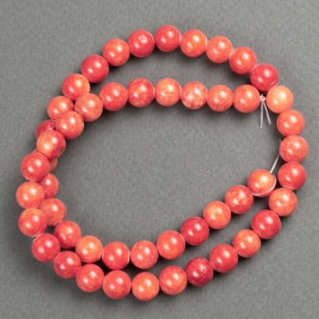 Korálky Koral (umělý akryl) na niti, hladké korálky, průměr 8,5 mm, délka 40 cm
