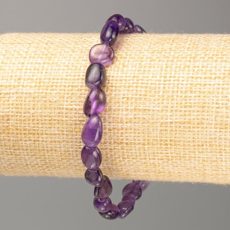 Náramek z přírodního ametystu, fasetovaný, na elastické šňůrce, obvod 18 cm, průměr 9×6 mm +