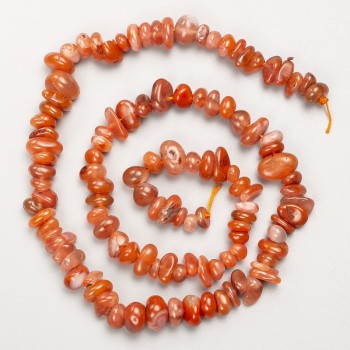 Korálky karneolu, přírodní kámen, broušené na niti, 7×4 mm, délka 41 cm