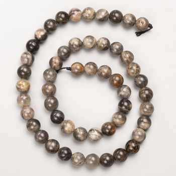 Korálky ze Slunečního kamene, hladké kuličky na niti, průměr 7,5 mm, délka 39 cm