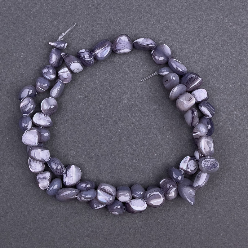 Tonované šedé perleťové korálky, fazetované, průměr 8×6 mm, délka 41 cm, na vlascu