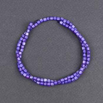 Barvené perleťové cylindrické korálky fialového odstínu, průměr 3,5×3,5 mm, délka cca 40 cm, na vlascu