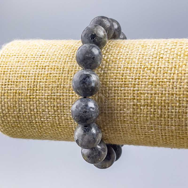 Náramek z labradoritu – hladká korálka, průměr 12,5 mm, délka 18 cm (elastický)
