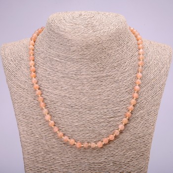 Náhrdelník z přírodního selenitu – hladké kuličky, průměr cca 6 mm, délka 48 cm