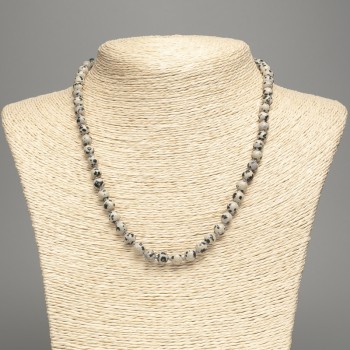 Náhrdelník Dalmatinový jaspis (umělý akryl) hladké korálky, průměr 6 mm ±, délka 48 cm