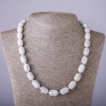 Náhrdelník z přírodního kamene chalcedonu „váleček“, průměr 10×14 mm, délka 47 cm