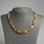 Náhrdelník z žlutého achátu, plochý oválný tvar, průměr 13×18 mm ± rondel, průměr 9×5 mm ±, délka 45 cm ±