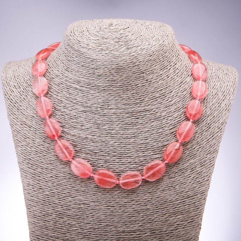 Náhrdelník z přírodního chalcedonu – plochý ovál, průměr 13 × 18 mm, délka 45 cm