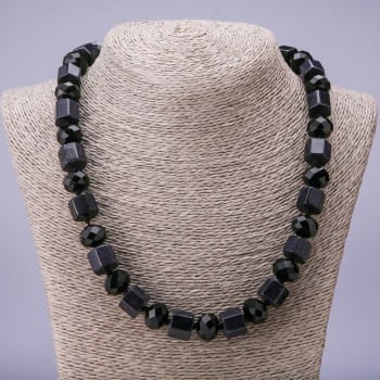 Náhrdelník z aventurínu „Modrý písek noci Káhiry“ – šestihranné korálky aventurínu, průměr 12 mm; rondelové korálky achátu, průměr 14×11 mm; délka 50 cm