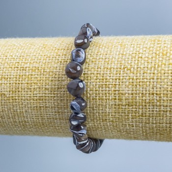 Náramek z hnědé perleti, fazetované korálky, průměr 8×6 mm, délka 18 cm (elastický)