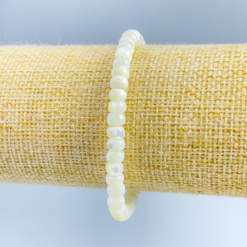 Náramek z perleti hladký rondel, průměr 6×4 mm, délka 18 cm (elastický)