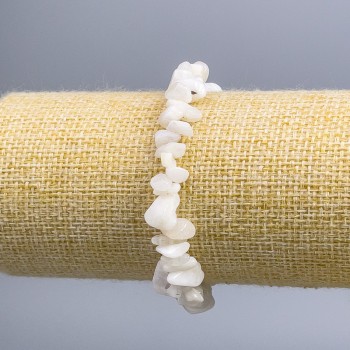 Náramek z adularitu – drobné úlomky, průměr 7×3 mm, délka 18 cm (elastický)