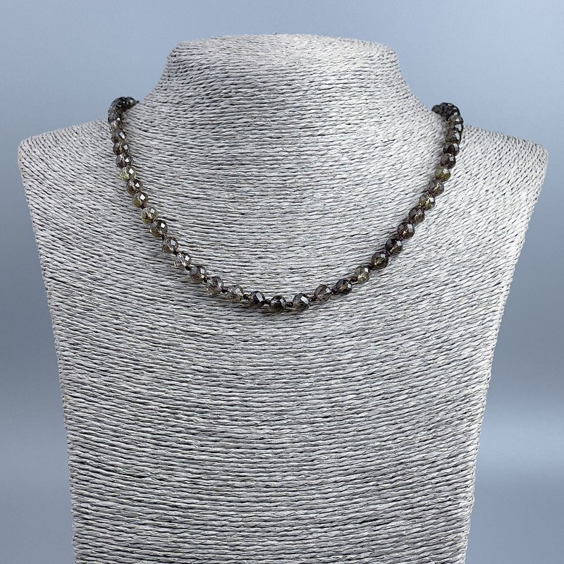 Náhrdelník z kamene kouřový topaz, broušené kuličky, průměr cca 6 mm, délka 48 cm