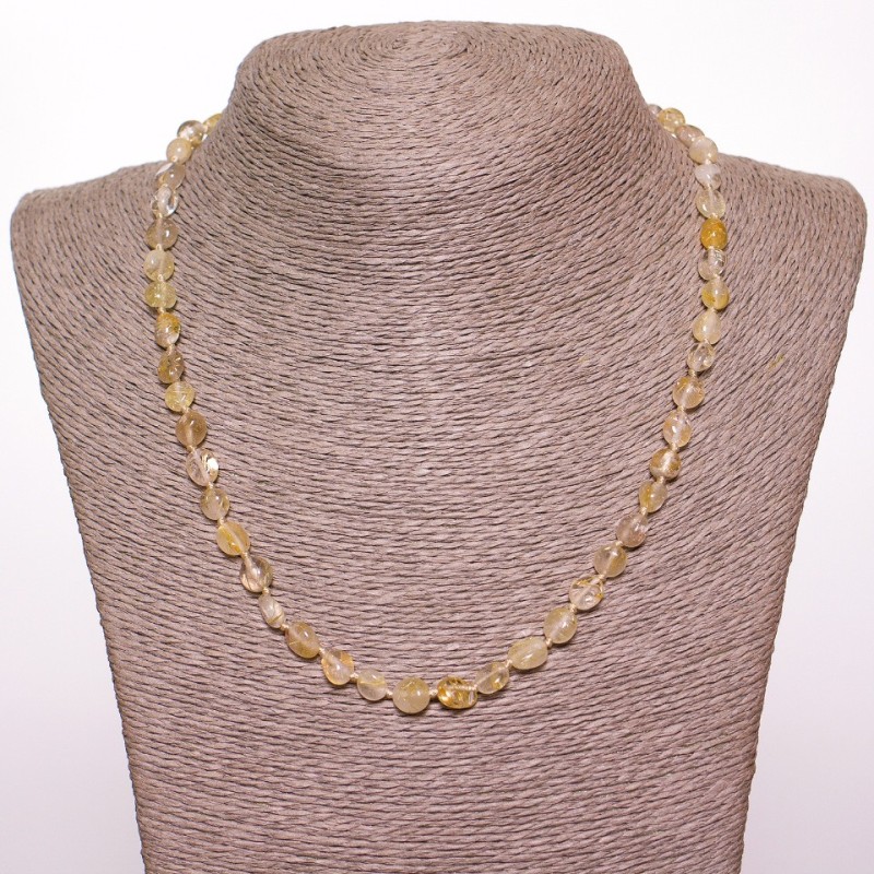 Náhrdelník z přírodního křemene 'Vlásený' oválný, s povrchovou úpravou jemného broušení do facety a s 'bílým zlatem', průměr 6 mm, délka 50 cm