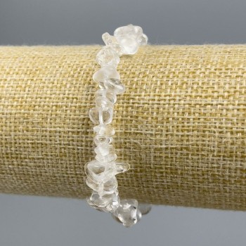 Náramek z horského křišťálu – drobné fragmenty, průměr 6–8 mm, délka 18 cm