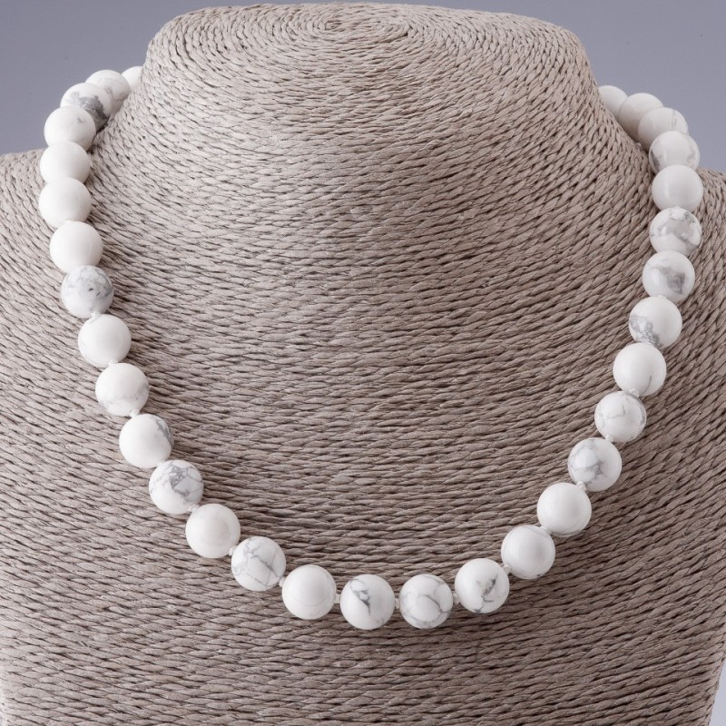 Náhrdelník z chalcedonu, hladká korálka, průměr 10 mm (±), délka 45 cm
