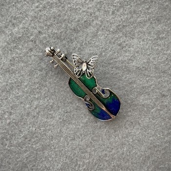 Brož Housle s modrou emailovou glazurou a třpytivými kamínky, stříbrný kov 47×24 mm+