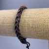 Černý pánský náramek z černé eko-kůže, délka 18–25 cm, tloušťka 7 mm, s nastavitelným stahovacím zapínáním