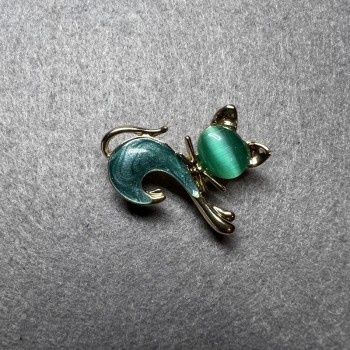 Brož Koťátko se zeleným kočičím okem, zelená perleť, zlatistý kov 28×23 mm
