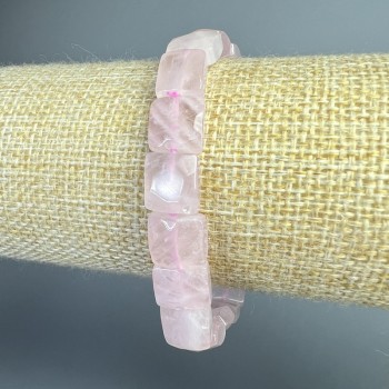 Náramek z růžového křemene, přírodní kámen, ploché broušené kostky, rozměr 9×9×5 mm, délka 18 cm ± (elastický)