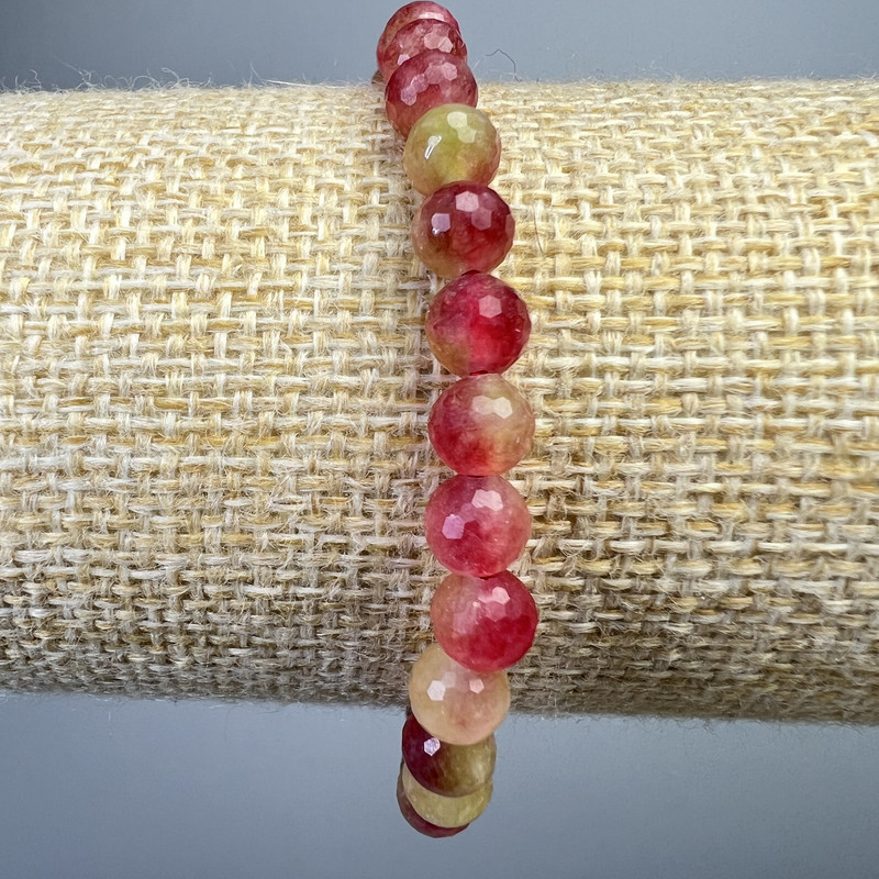 Náramek z polychromního turmalínu – broušené kuličky, průměr cca 6 mm, délka 18 cm +/- (na elastické gumičce)