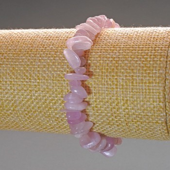 Náramek z kunzitu, přírodní kámen, drobné kamínky, průměr 8×4 mm ±, délka 18 cm (elastický)