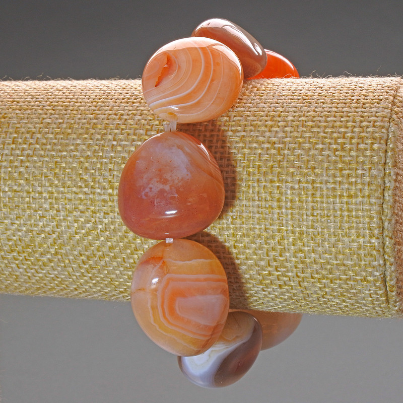 Výprodej: Náramek z karneolu, přírodní kámen, velké broušené korálky, průměr 17–22×17–19 mm, délka 18 cm (elastický)