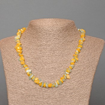 Náhrdelník „Ukrajina“ z akvamarínu a tónovaného křemene – drobné kamínky o průměru 8×4 mm, délka 48 cm