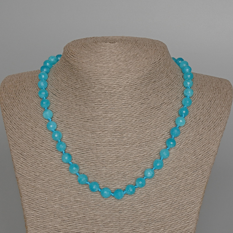 Náhrdelník z akvamarínu – broušené kuličky z přírodního kamene, průměr 8 mm, délka 47 cm