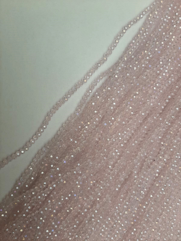 Růžové průhledné brusované rondely z českého křišťálu, s nádechem benzínu, průměr 3,5×3 mm, délka 39 mm, na niti