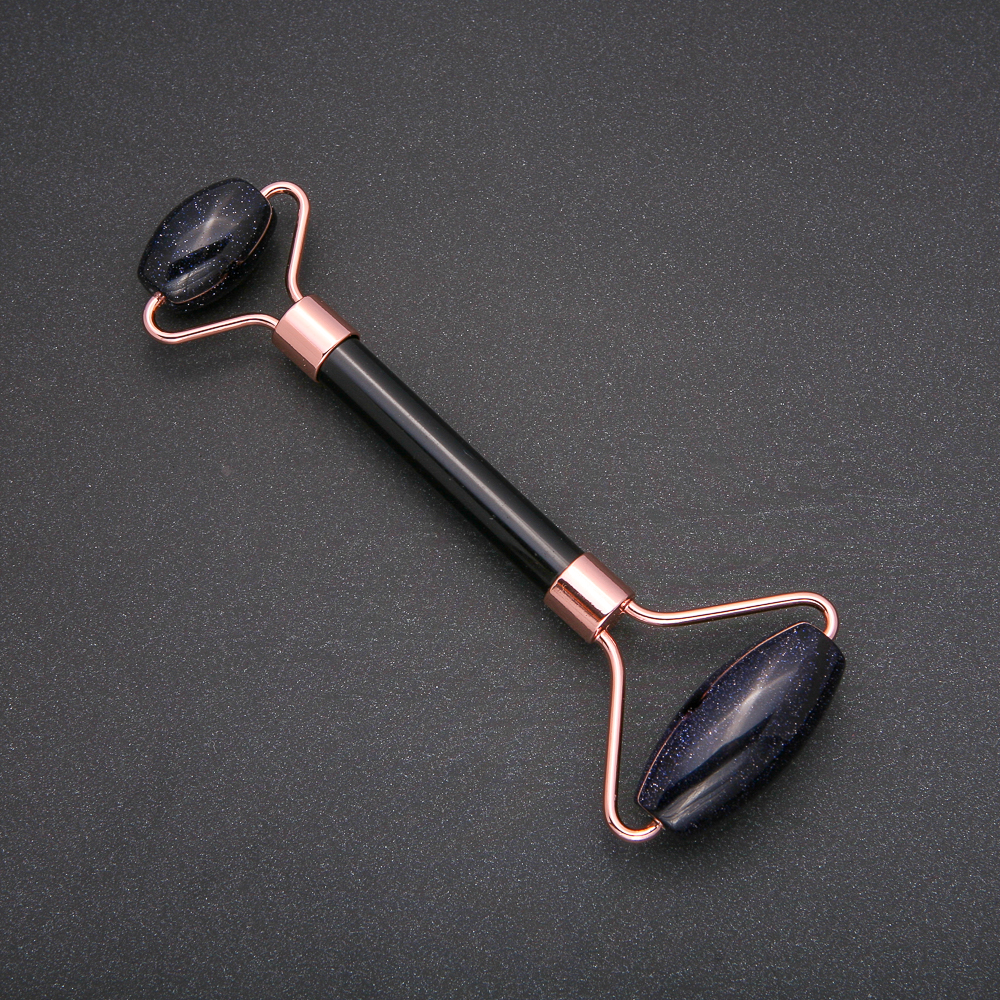 Kuličkový masážér z aventurinu Noc Kaíry – modrý písek, délka 14,5 cm, měděná barva kovu