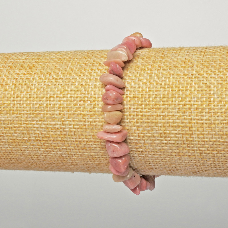 Náramek z rhodonitu, přírodní kámen, drobné kousky o velikosti 6×4 mm, délka 18 cm (elastický)