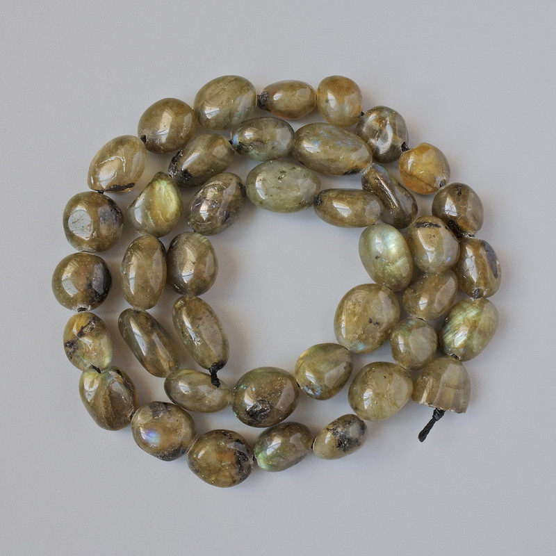 Fasetované korálky labradoritu, přírodní kámen, průměr 9×10 mm, délka cca 40 cm, na niti