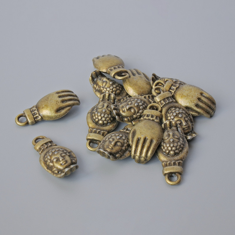 Přívěsek Dlaně Buddhy, bronzový odstín kovu, průměr 18×8 mm, otvor 2 mm, balení 13 ks ±