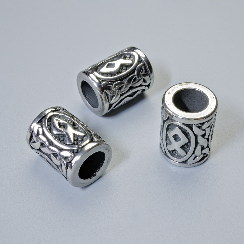 Korálka severské runy, průměr 13×10 mm, otvor 6 mm, stříbrný odstín kovu, 1 ks