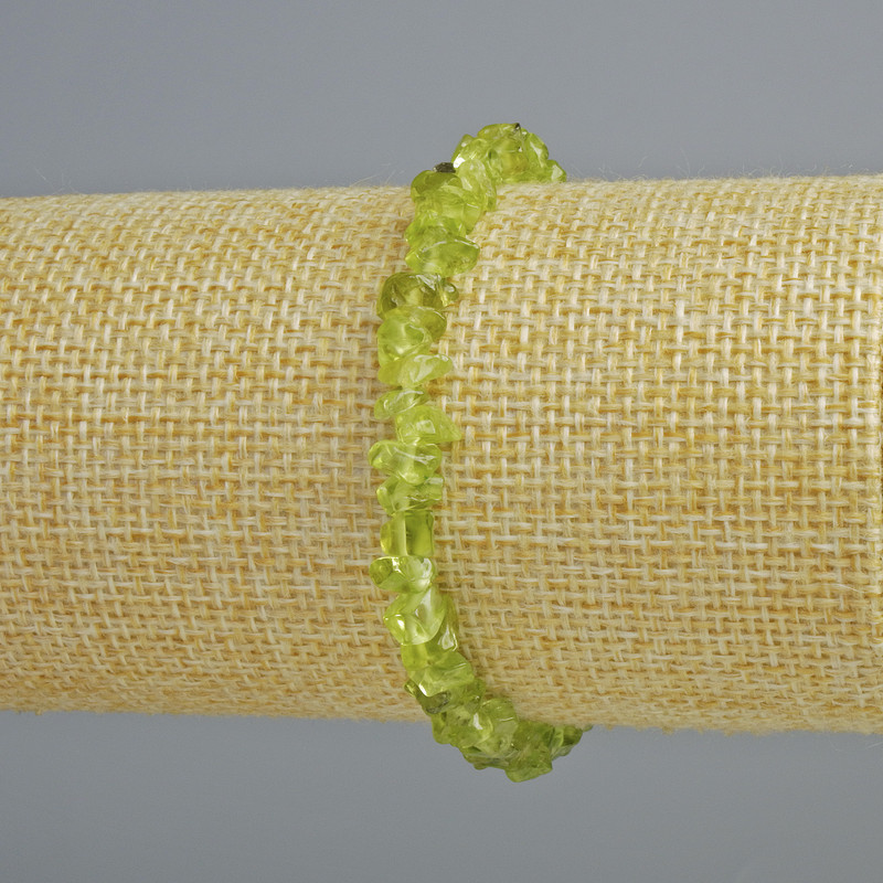 Náramek z chryzolitového kamene