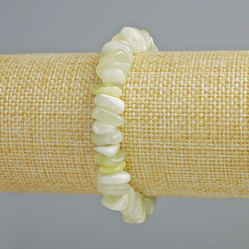 Náramek z jadeitu, drcené kousky přírodního kamene, průměr 10×3 mm ±, délka 18 cm ±, elastický