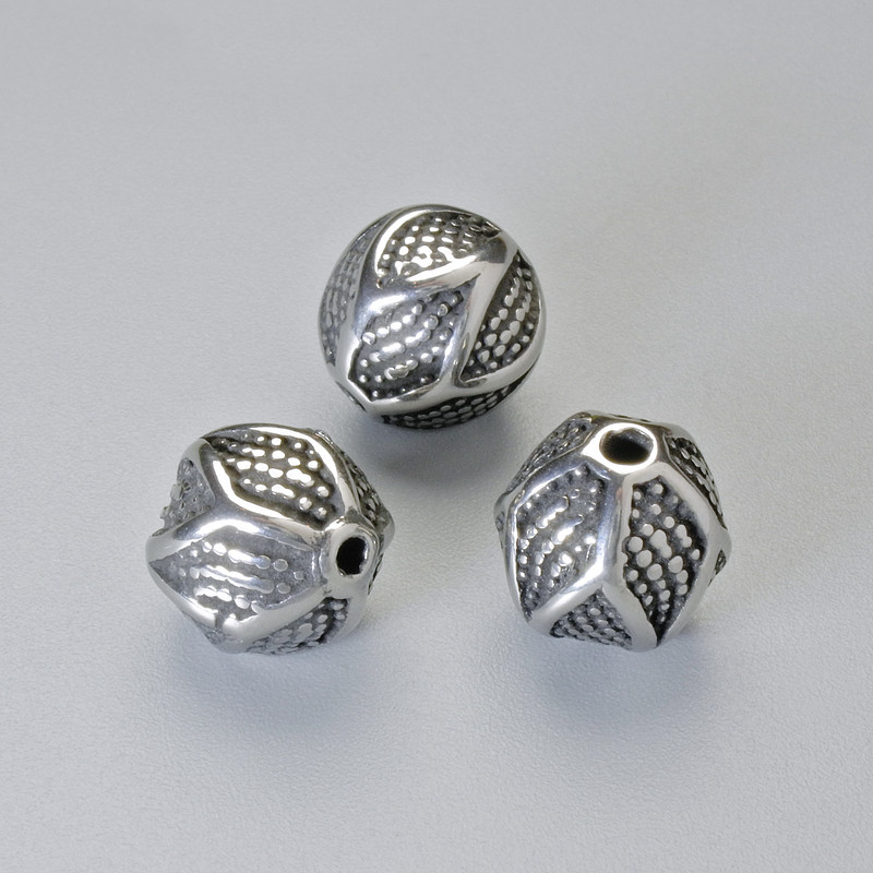 Stříbrná vložná korálka, průměr 9,5×9 mm, dírka 1,7 mm, stříbrná barva kovu, 1 ks