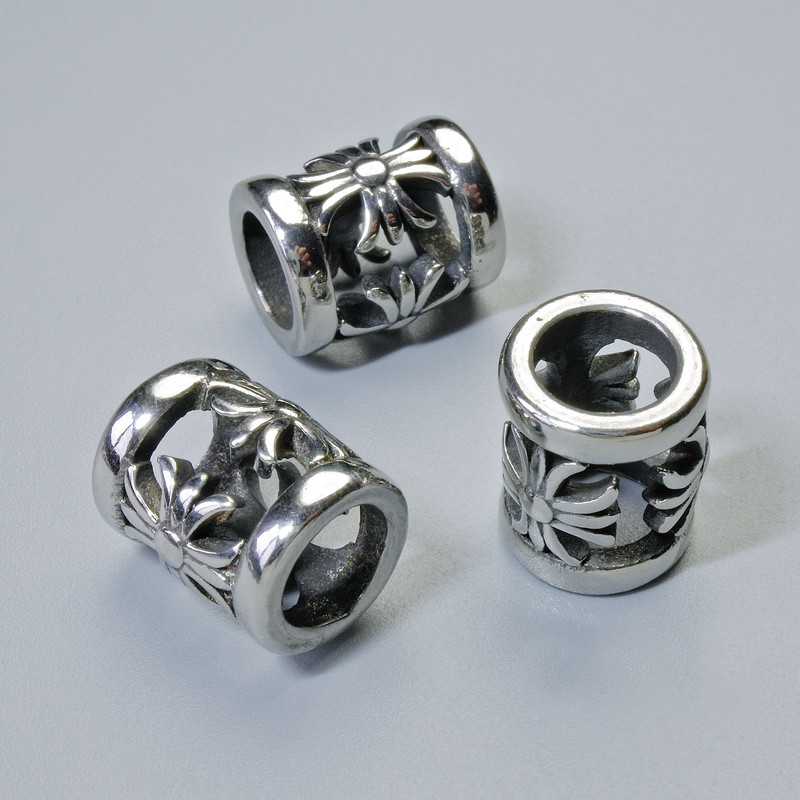 Stříbrná vložená korálka, průměr 12,5 × 10 mm, díra 6,6 mm, stříbrná barva kovu, 1 ks