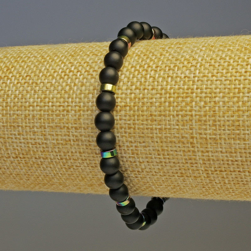 Náramek ze šungitu s hladkými korálkami, průměr 6 mm ±; duhový hematit disk, průměr 5×2 mm, délka 18 cm, elastický