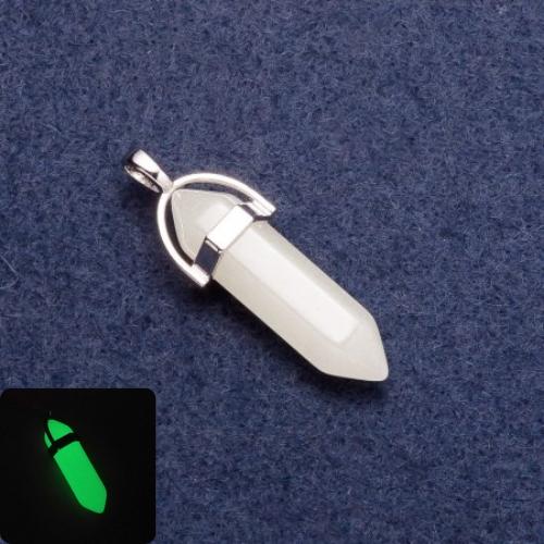 Přívěšek z onyxu ve tvaru šestiúhelníku se zeleným světlem