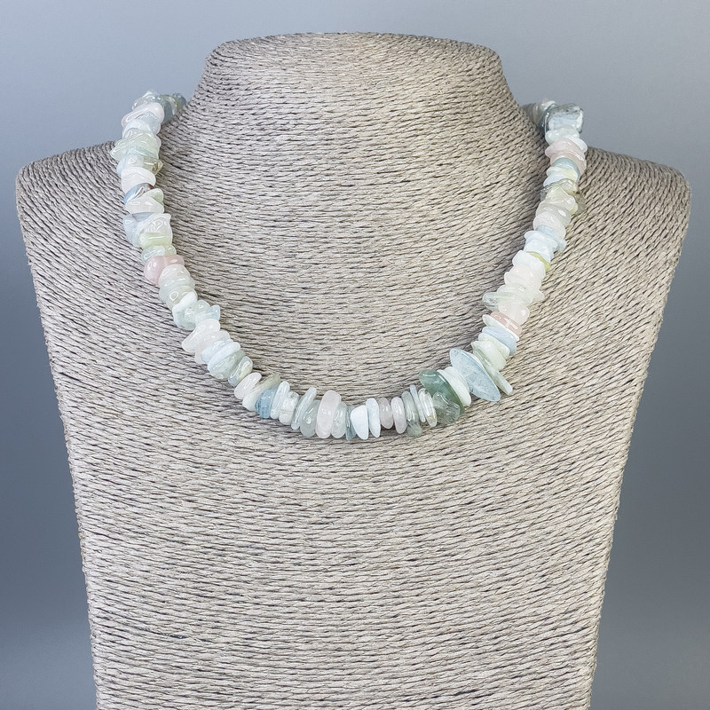 Náhrdelník Morganit – zrníčka, průměr 12×1 mm +-, průměr 9×4 mm +-, délka 48 cm+