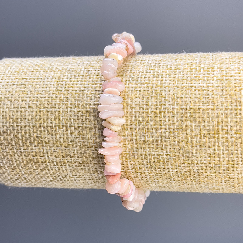 Náramek z růžového opálu – čipy, délka 18 cm