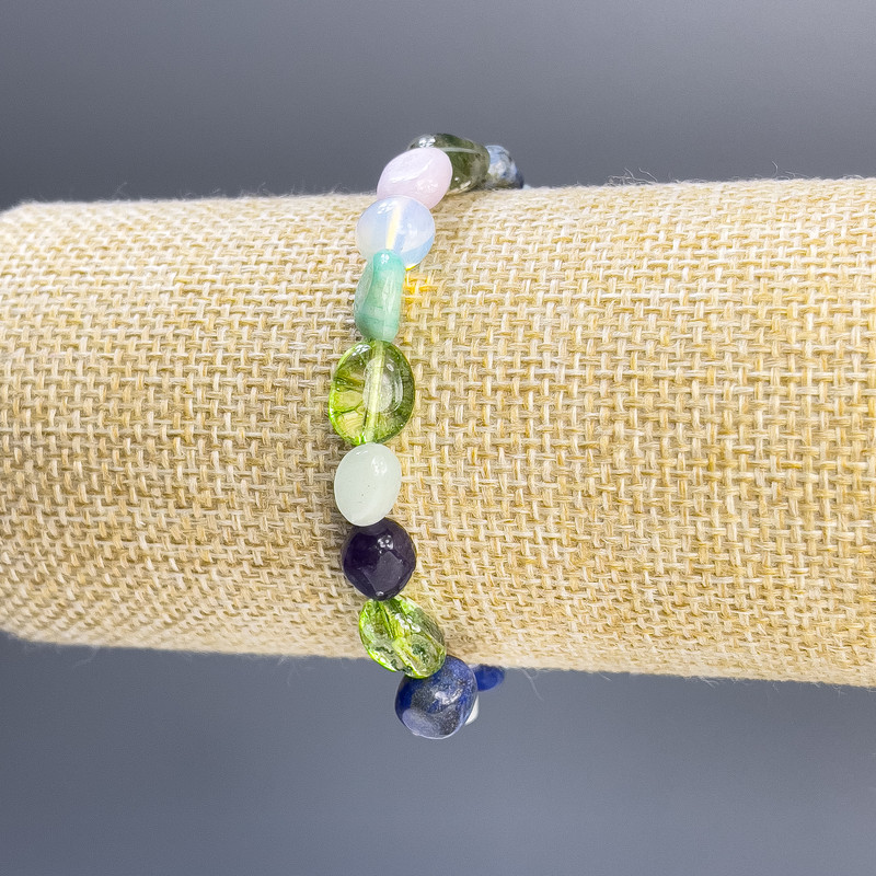 Náramek z mixu broušených korálků