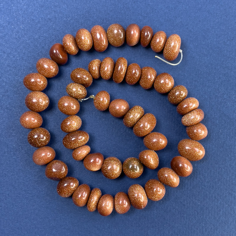 Kapkové korálky z aventurínu „Zlatý písek“ 12×8 mm ± na niti, délka 40 cm+