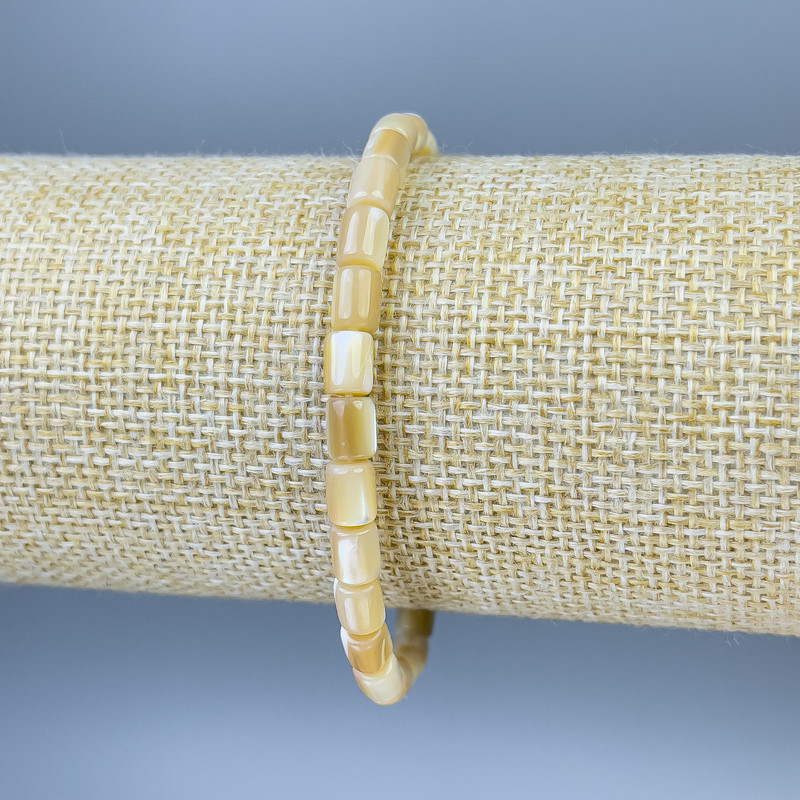 Náramek z perleti, broušené korálky, průměr 6×5 mm, délka 18 cm, elastický