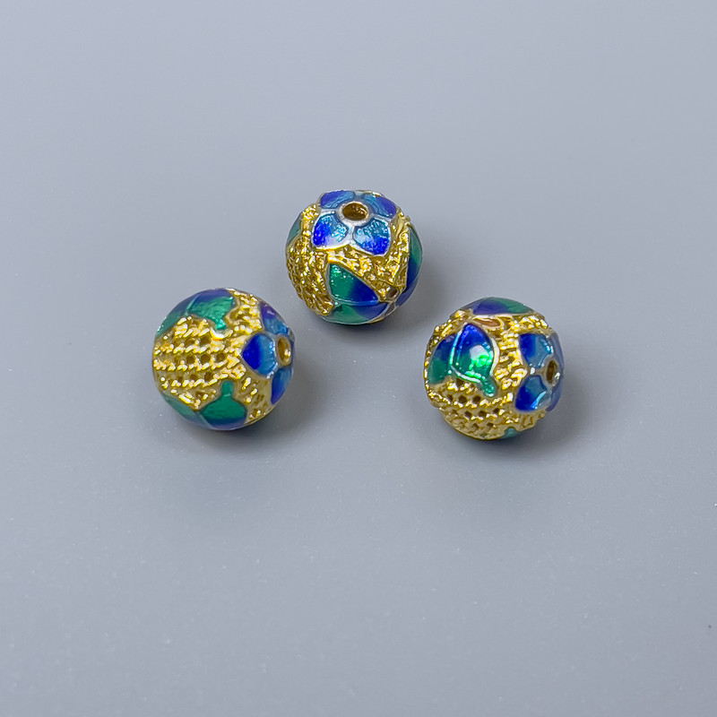 Korálka Cloisonné modro-tyrkysová smaltovaná, průměr 8 mm, díra 1,5 mm, zlatý kov, 1 ks