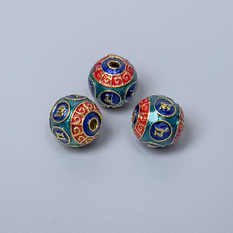 Korálka Cloisonné – červená, tyrkysová a modrá smaltovaná, Ø 8 mm, dírka Ø 1,5 mm, zlatý odstín kovu, 1 ks